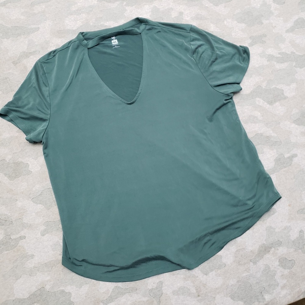 Me To We Essentials Top Womens Medium Green Short Sleeve